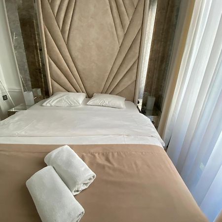 Ab Residences -Cihangir Luxury Antique Apartment Istanboel Buitenkant foto
