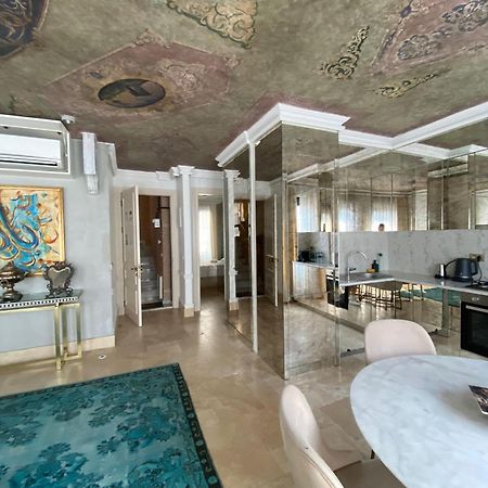 Ab Residences -Cihangir Luxury Antique Apartment Istanboel Buitenkant foto