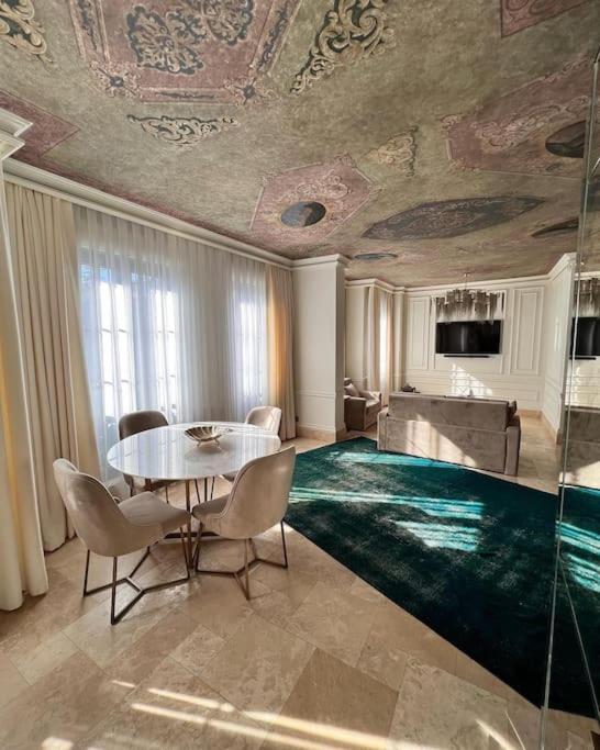 Ab Residences -Cihangir Luxury Antique Apartment Istanboel Buitenkant foto