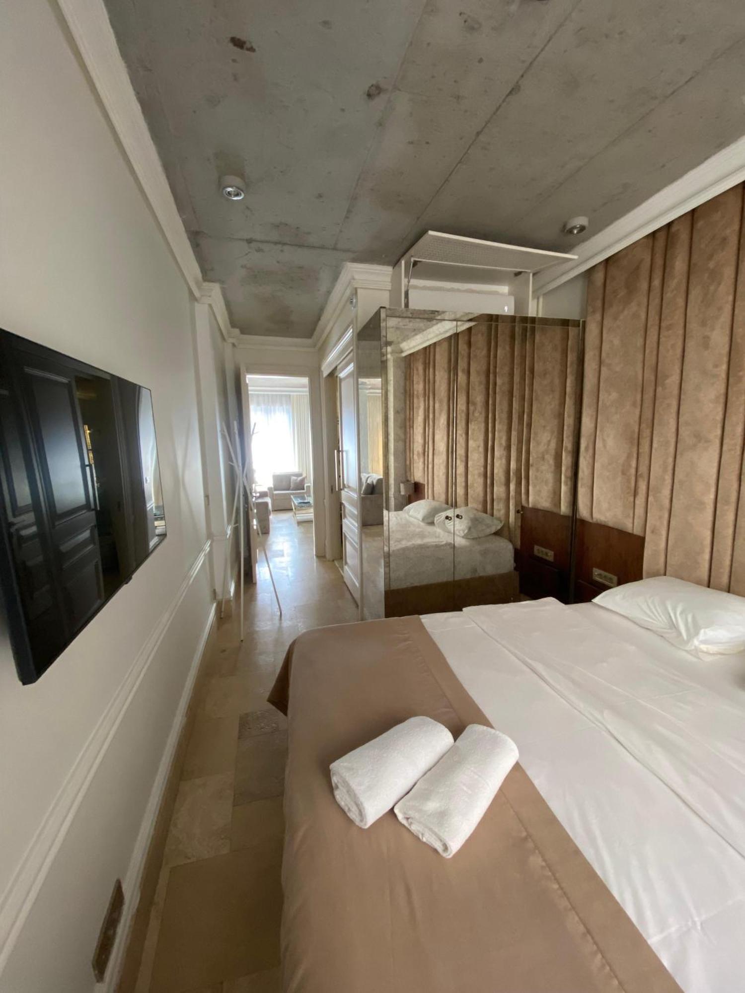 Ab Residences -Cihangir Luxury Antique Apartment Istanboel Buitenkant foto