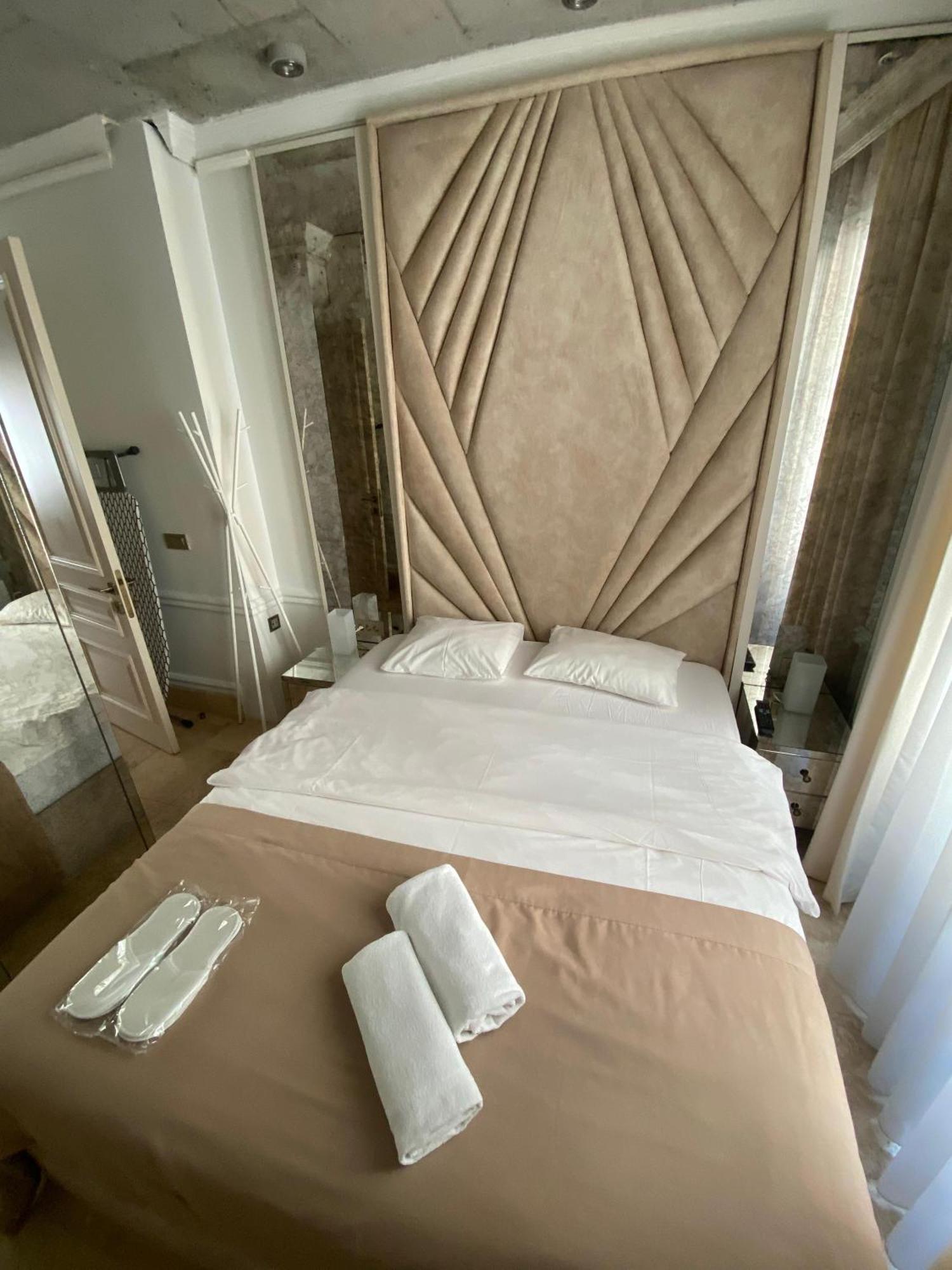 Ab Residences -Cihangir Luxury Antique Apartment Istanboel Buitenkant foto